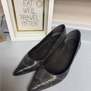 Stuart Weitzman Python Print Kitten Heels – Size 8